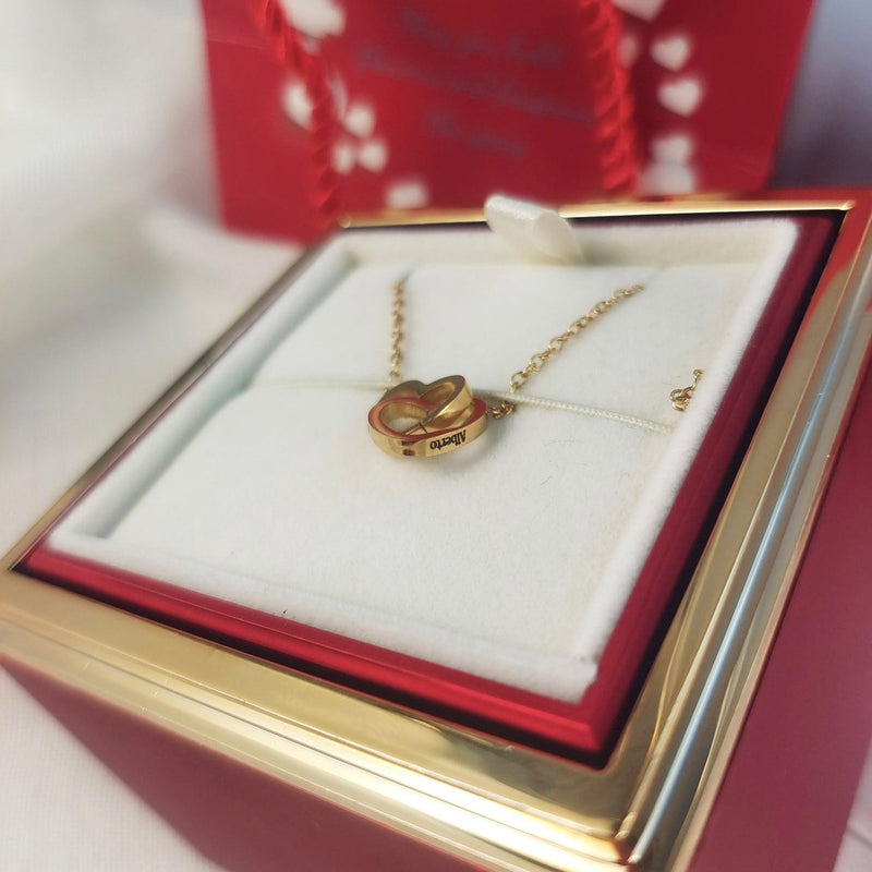 Caixa Com Rosa Eterna e Colar com Gravação Golden Memories - Loja Golden Memories