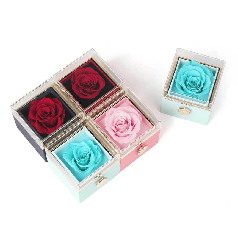 Caixa Com Rosa Eterna e Colar com Gravação Golden Memories - Loja Golden Memories